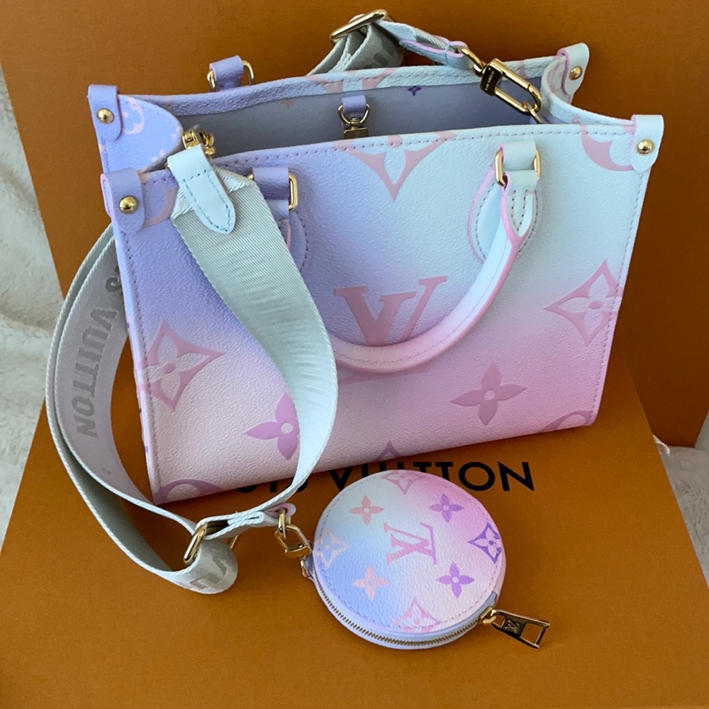 Louis Vuitton on the go pm tote